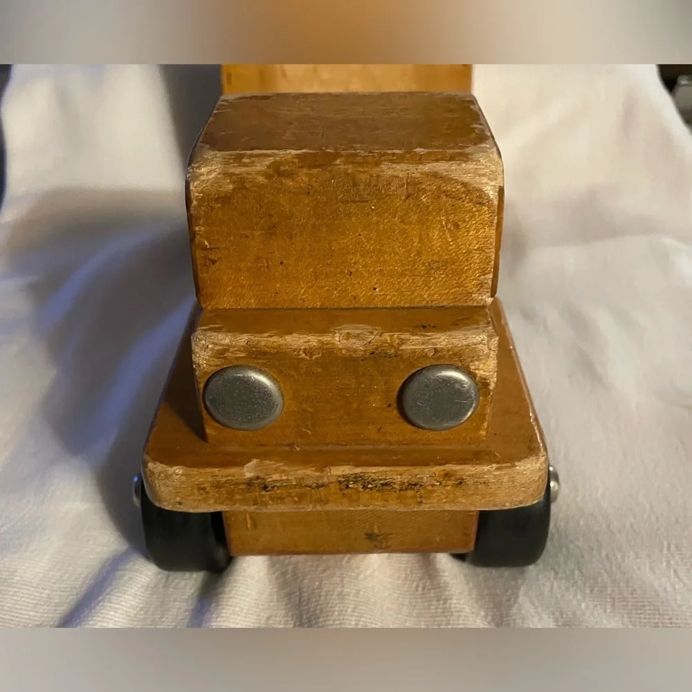 Vintage Community Playthings Rifton NY
Wooden Small dump truck Used - Picture 5 of 9
